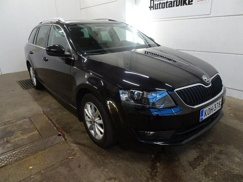 Musta Käytetty 2017 Skoda Octavia Style Farmari | 16 650 € (Perustarjous) - Kuva 1/4