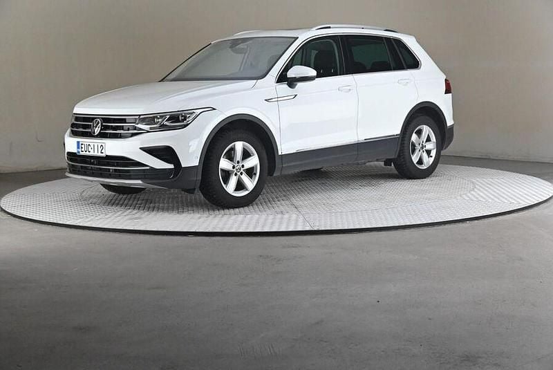 Käytetty VW Tiguan Style 150 HP (110 kW) 2023 Katumaasturi