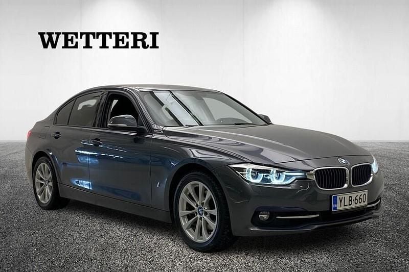 Käytetty BMW 330e Exclusive 252 HP (185 kW) 2018 Harmaa Sedan