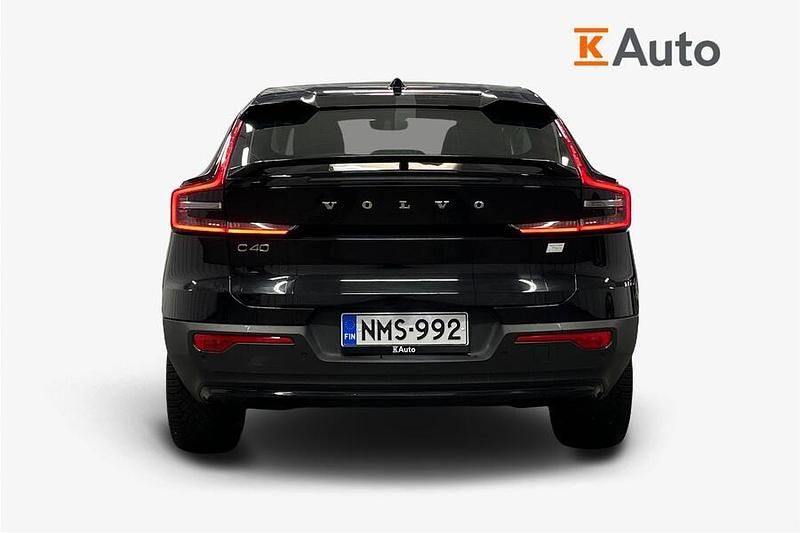 Käytetty Volvo C40 Ultimate 300 kW (408 HP) 2023 Musta Katumaasturi