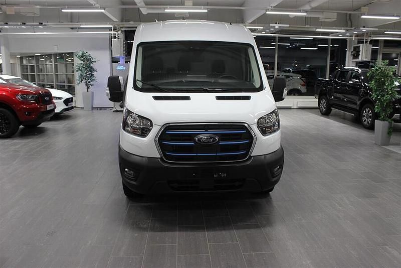 Käytetty Ford E-Transit Trend 135 kW (184 HP) 2023 Valkoinen Van