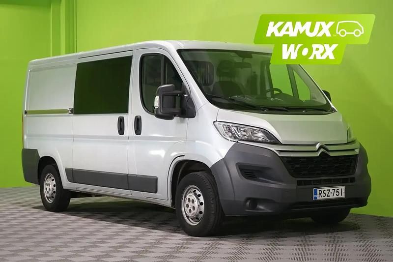 Hopea / harmaa Käytetty 2017 Citroën Jumper Tila-auto | 16 790 € (Perustarjous) - Kuva 1/4