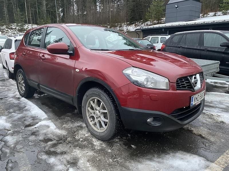 Punainen Käytetty 2013 Nissan Qashqai Acenta Katumaasturi | 6 490 € (Hieman kallis) - Kuva 1/4