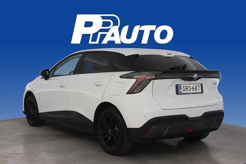 Käytetty MG MG4 EV 125 kW (170 HP) 2023 Valkoinen Viistoperä
