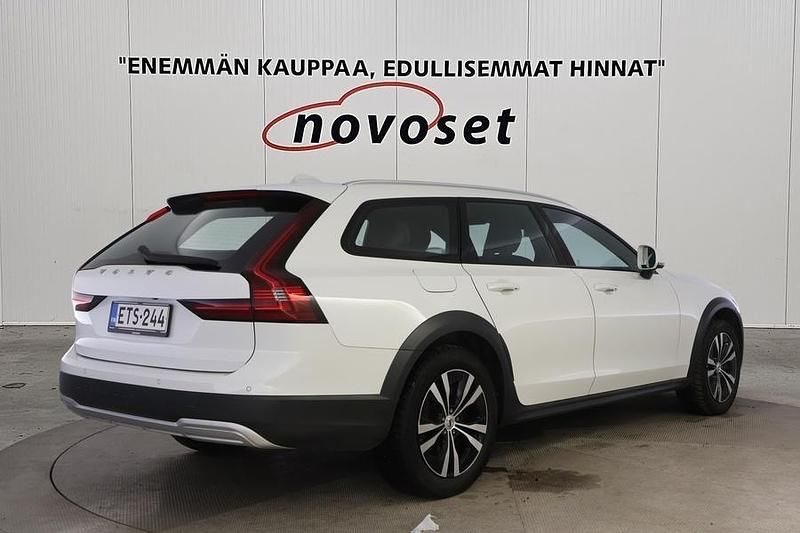 Käytetty Volvo V90 CC Business Edition 197 HP (144 kW) 2021 Valkoinen Farmari