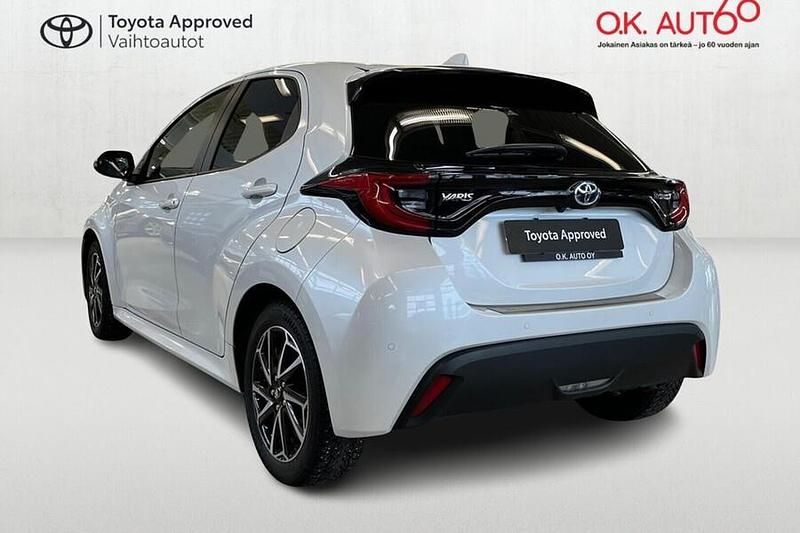 Käytetty Toyota Yaris Hybrid Style 116 HP (85 kW) 2022 Viistoperä
