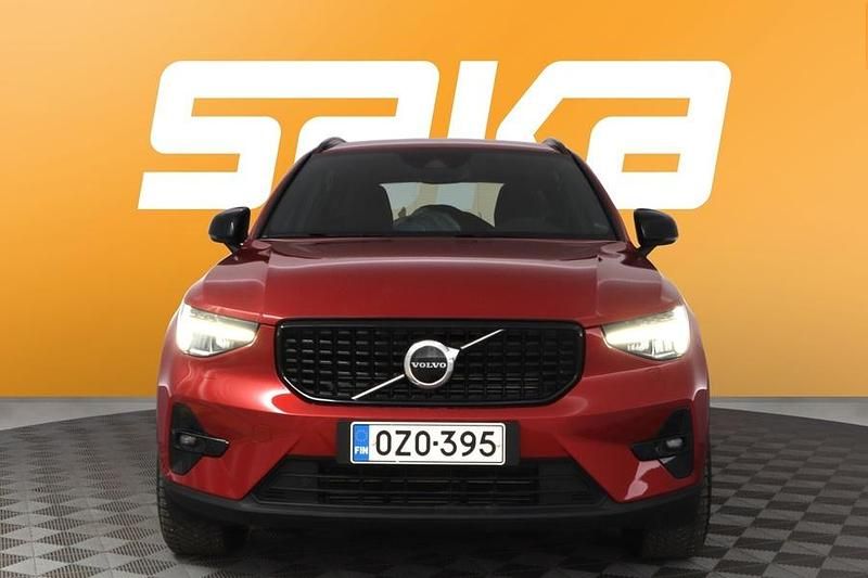Käytetty Volvo XC40 Plus 262 HP (192 kW) 2023 Katumaasturi