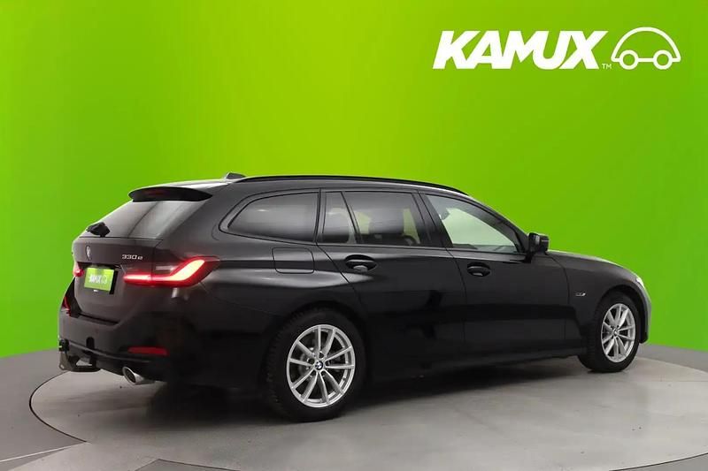 Käytetty BMW 330e Sport Line 292 HP (214 kW) 2022 Musta Farmari