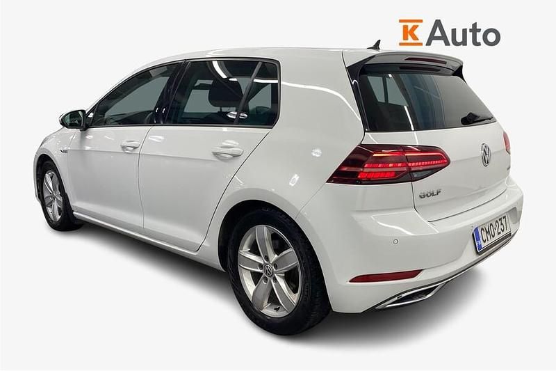 Käytetty VW Golf VII Highline 131 HP (96 kW) 2019 Valkoinen Viistoperä