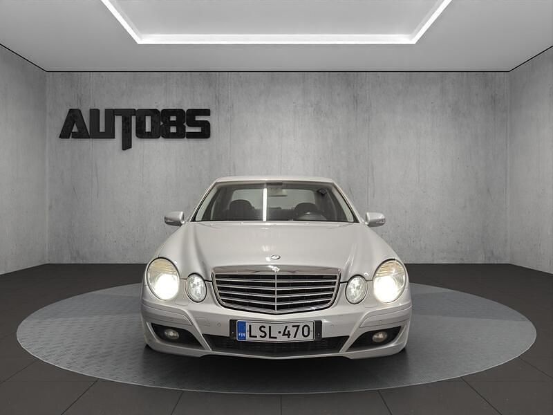 Käytetty Mercedes E200 163 HP (119 kW) 2008 Sedan