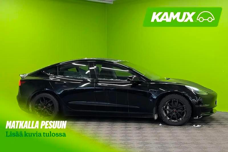 Käytetty Tesla Model 3 324 kW (441 HP) 2019 Musta Sedan