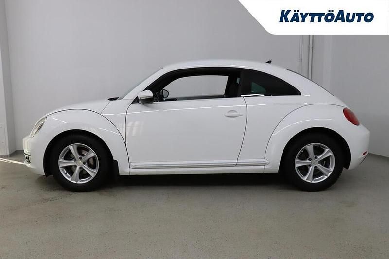 Käytetty VW Beetle Design 105 HP (77 kW) 2012 Valkoinen Viistoperä