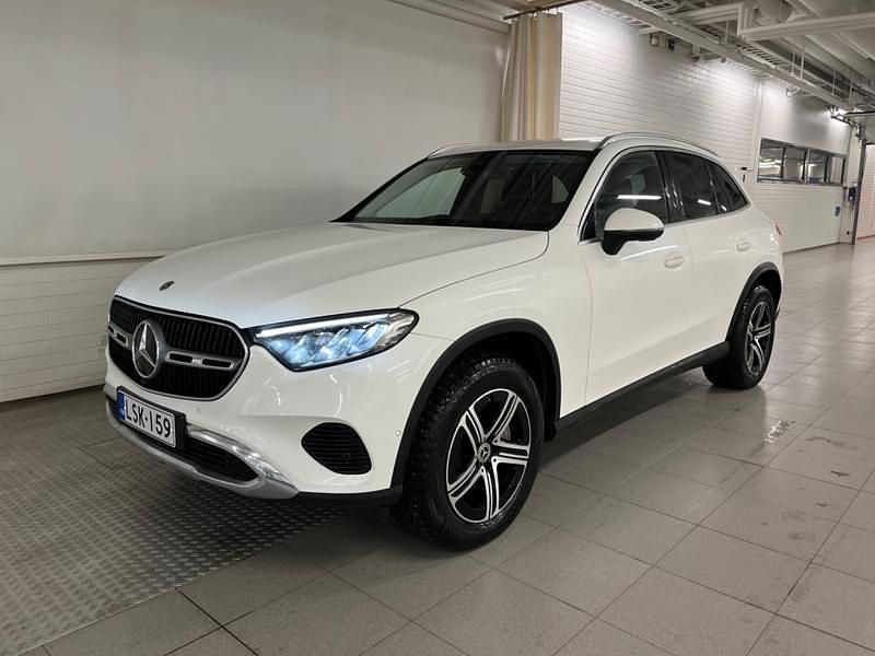 Käytetty 2023 Mercedes GLC300e Katumaasturi | 59 800 € (Perustarjous) - Kuva 1/4