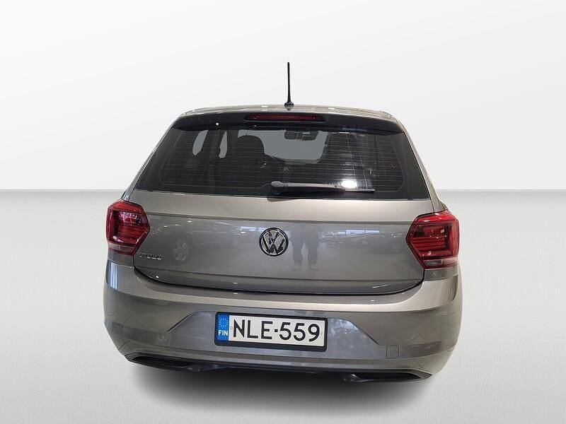 Käytetty VW Polo Comfortline 95 HP (69 kW) 2018 Harmaa Viistoperä