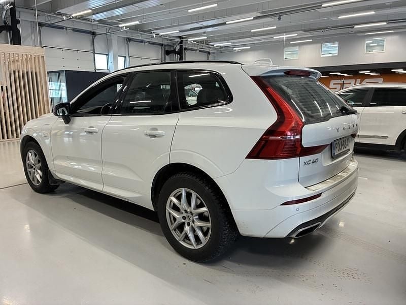 Käytetty Volvo XC60 Business Edition 392 HP (288 kW) 2020 Katumaasturi