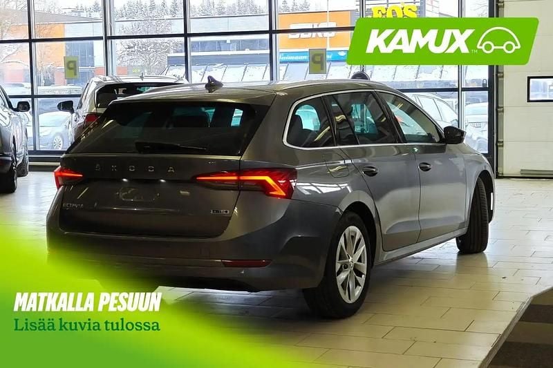 Käytetty Skoda Octavia Style 150 HP (110 kW) 2024 Hopea / harmaa Farmari