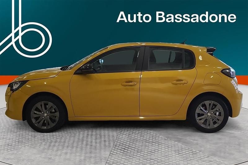 Käytetty Peugeot 208 Active 101 HP (74 kW) 2022 Viistoperä