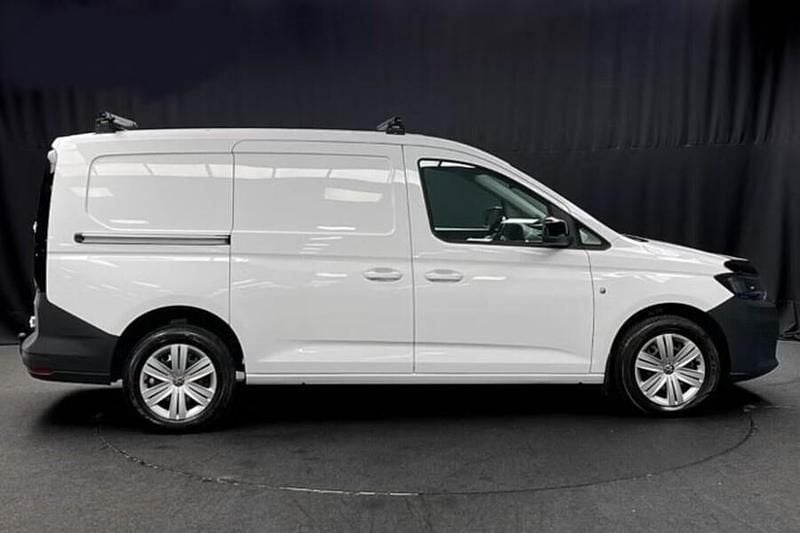 Käytetty VW Caddy Maxi 122 HP (89 kW) 2023 Tila-auto