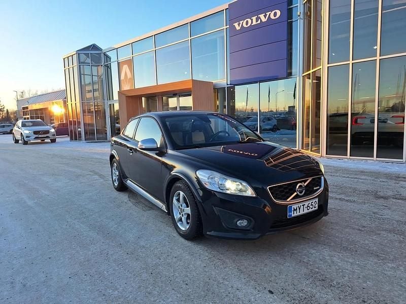 Käytetty Volvo C30 R-Design 114 HP (83 kW) 2012 Musta Viistoperä