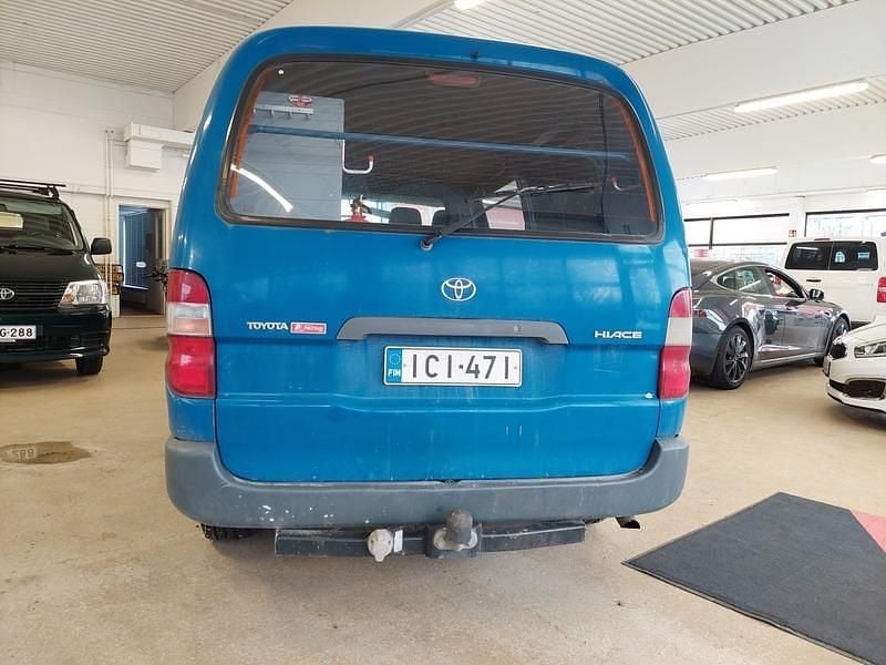 Käytetty Toyota HiAce 88 HP (64 kW) 2004 Tila-auto