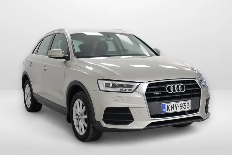 Käytetty Audi Q3 Comfort 150 HP (110 kW) 2016 Hopea Katumaasturi