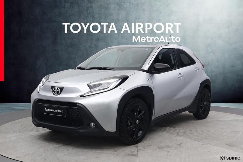 Käytetty Toyota Aygo X Multidrive S 72 HP (52 kW) 2023 Hopea Katumaasturi