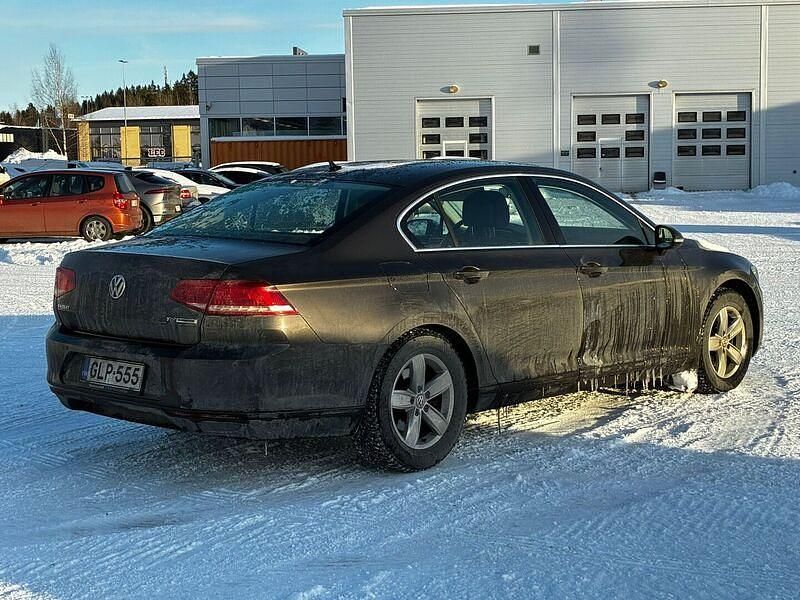 Käytetty VW Passat Comfortline 120 HP (88 kW) 2015 Sedan