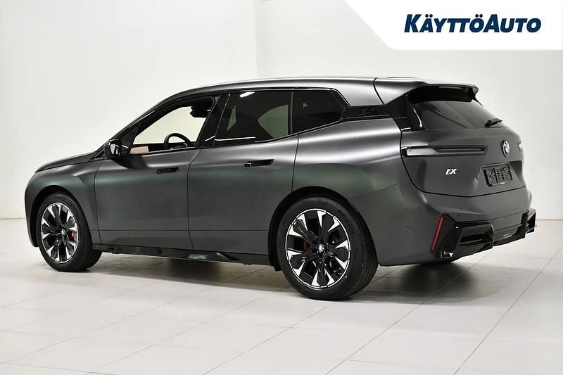 Uusi BMW iX Comfort Edition 400 kW (544 HP) 2026 Frozen deep grey met Katumaasturi
