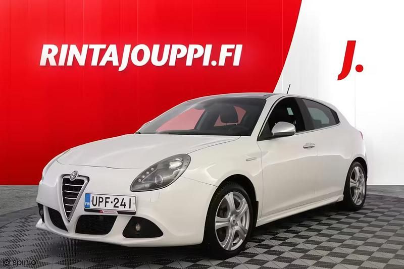 Käytetty Alfa Romeo Giulietta 140 HP (102 kW) 2011 Valkoinen Viistoperä