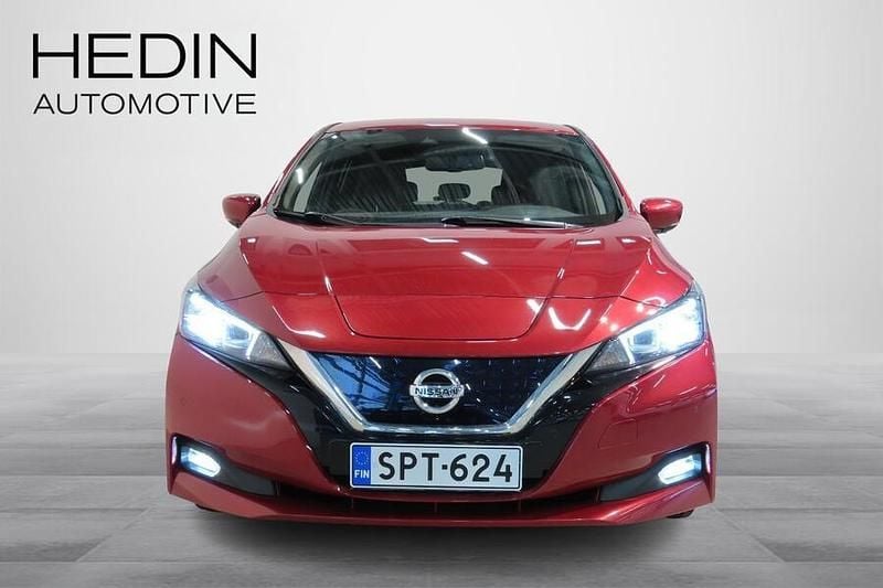 Käytetty Nissan Leaf N-Connecta 160 kW (218 HP) 2021 Punainen Viistoperä