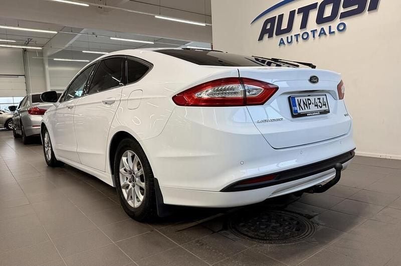 Käytetty Ford Mondeo Trend 160 HP (117 kW) 2016 Valkoinen Viistoperä