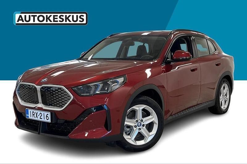 Punainen Käytetty 2025 BMW iX2 Katumaasturi | 46 590 € - Kuva 1/2
