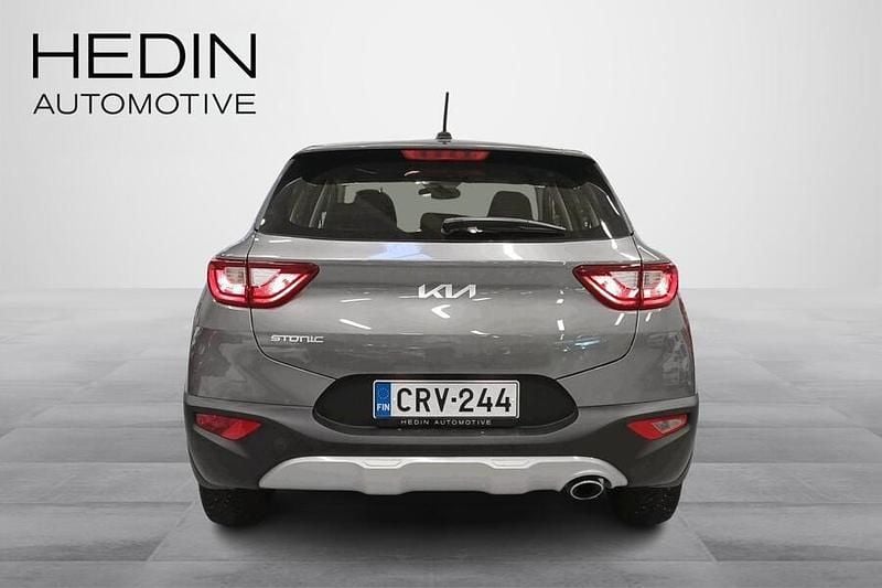 Käytetty Kia Stonic LX 84 HP (61 kW) 2024 Harmaa Katumaasturi