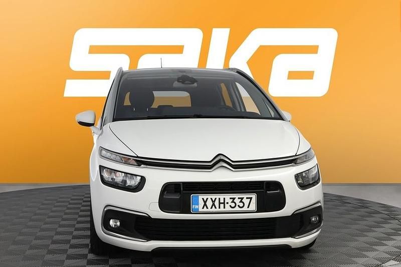 Käytetty Citroën C4 SpaceTourer Shine 131 HP (96 kW) 2020 Tila-auto