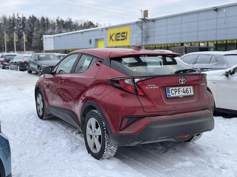 Käytetty Toyota C-HR Active 98 HP (72 kW) 2021 Katumaasturi