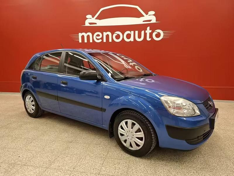 Punainen Käytetty 2008 Kia Rio Premium Viistoperä | 3 950 € - Kuva 1/4
