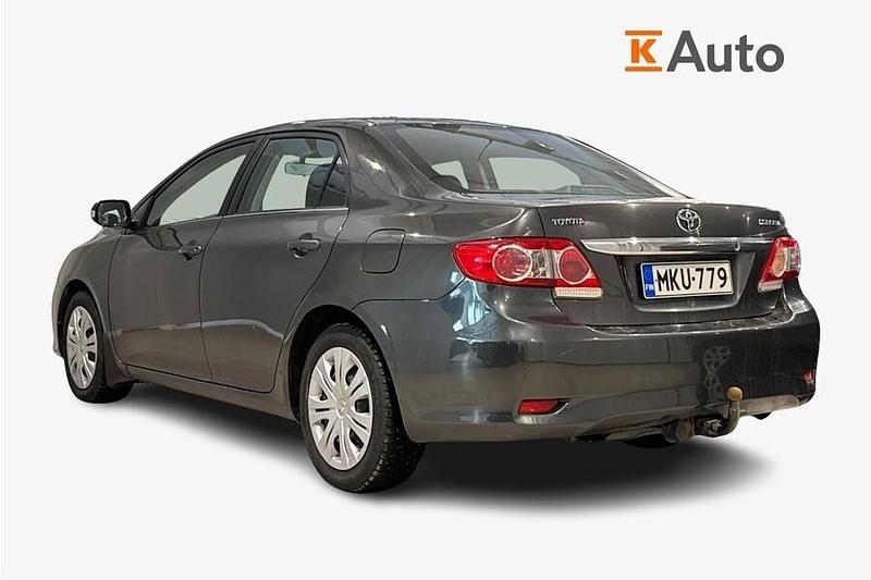 Käytetty Toyota Corolla Sol 90 HP (66 kW) 2013 Harmaa Sedan