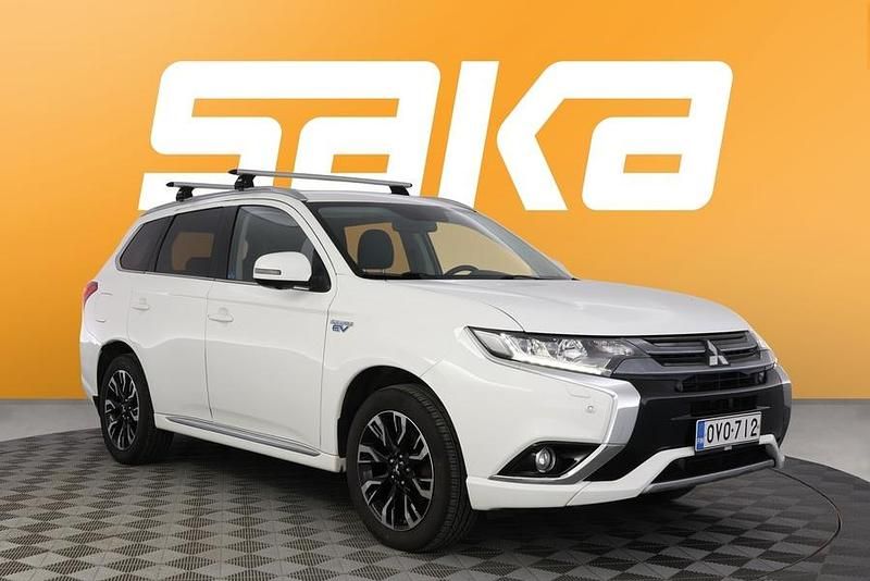 Käytetty Mitsubishi Outlander P-HEV Instyle 163 HP (119 kW) 2016 Farmari