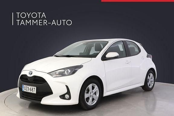 Käytetty Toyota Yaris Business Edition 114 HP (83 kW) 2023 Valkoinen Viistoperä
