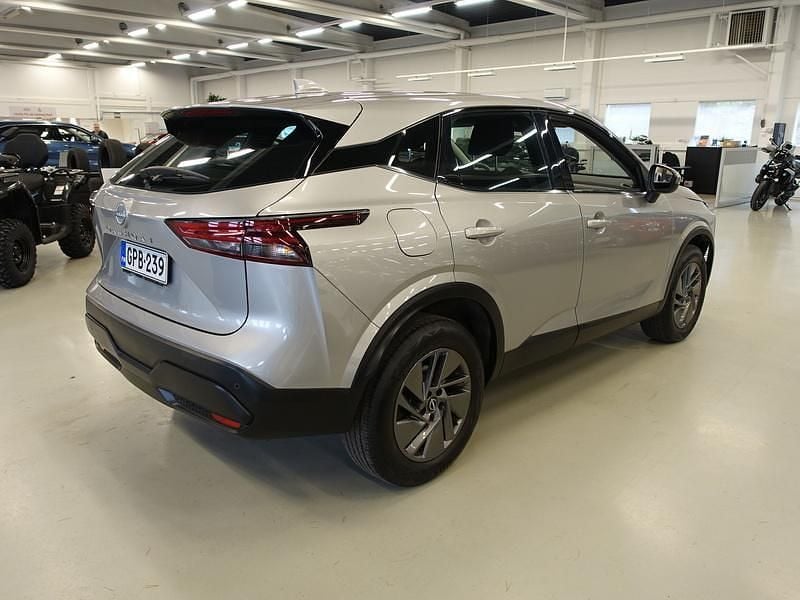Käytetty Nissan Qashqai Acenta 140 HP (102 kW) 2022 Katumaasturi