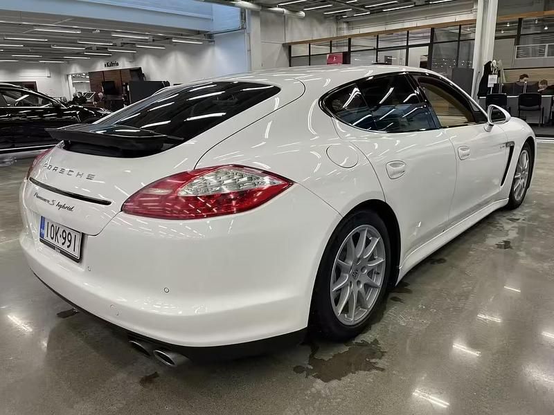 Käytetty Porsche Panamera S E-Hybrid 2012 Sedan