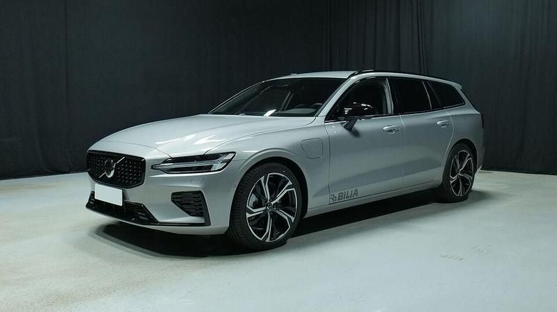 Uusi 2025 Volvo V60 Performance Farmari | 56 800 € (Kallis) - Kuva 1/3