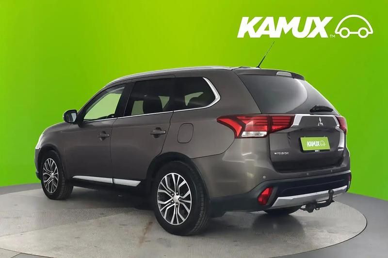 Käytetty Mitsubishi Outlander Instyle 150 HP (110 kW) 2016 Katumaasturi