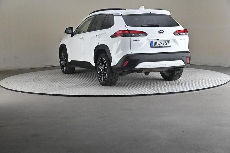 Käytetty Toyota Corolla Cross Edition 197 HP (144 kW) 2023 Katumaasturi
