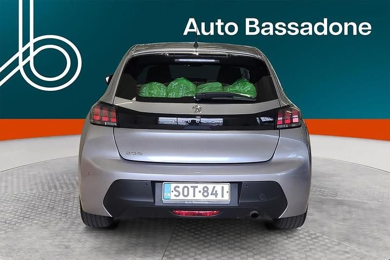 Käytetty Peugeot 208 Active 101 HP (74 kW) 2022 Viistoperä