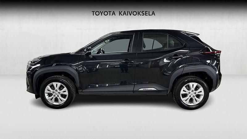 Käytetty Toyota Yaris Cross Active 116 HP (85 kW) 2022 Musta Katumaasturi