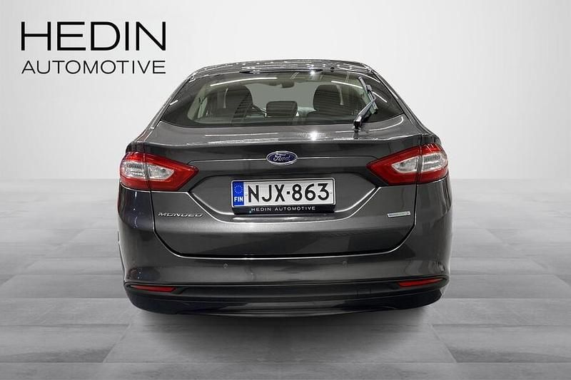 Käytetty Ford Mondeo Trend 160 HP (117 kW) 2015 Harmaa Viistoperä