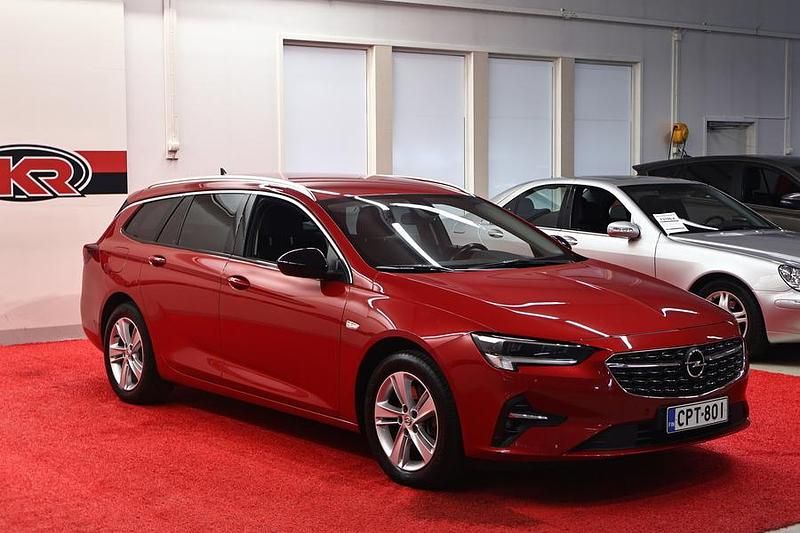 Käytetty Opel Insignia Business 174 HP (127 kW) 2021 Punainen Farmari