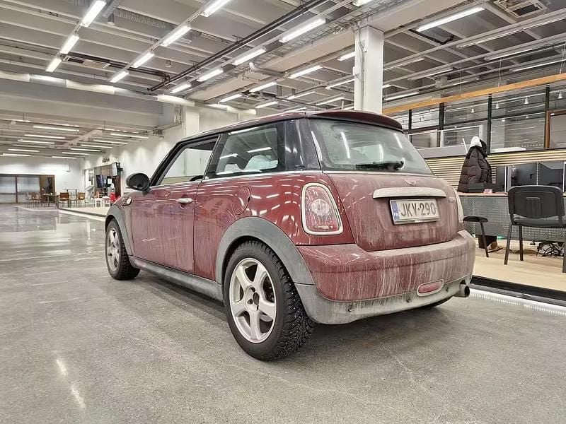 Käytetty Mini Cooper 120 HP (88 kW) 2008 Punainen Viistoperä