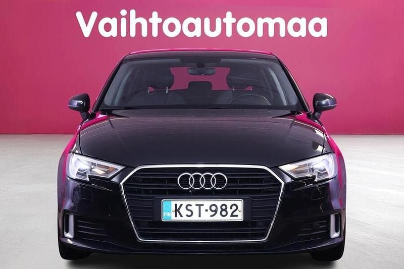 Käytetty Audi A3 Sportback Business 116 HP (85 kW) 2018 Viistoperä